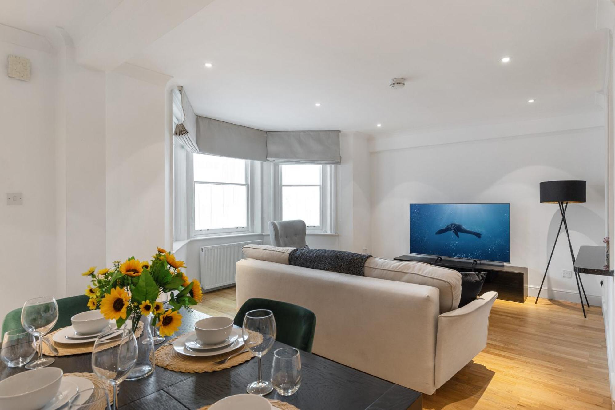Heavenly Stays, Knightsbridge, Elegant 2-bd Escape *